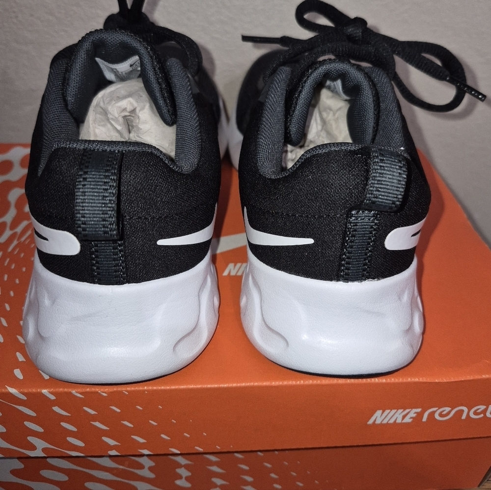 New In Box Nike Renew Retaliation 3 Black/White-Anthracite New Men's Size 7.5 - Picture 4 of 4